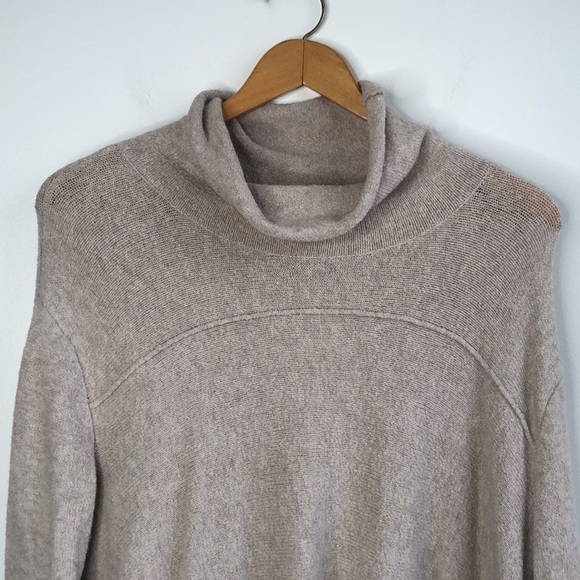 Free People tan handkerchief hem flowy turtleneck sweater - Picture 3 of 7